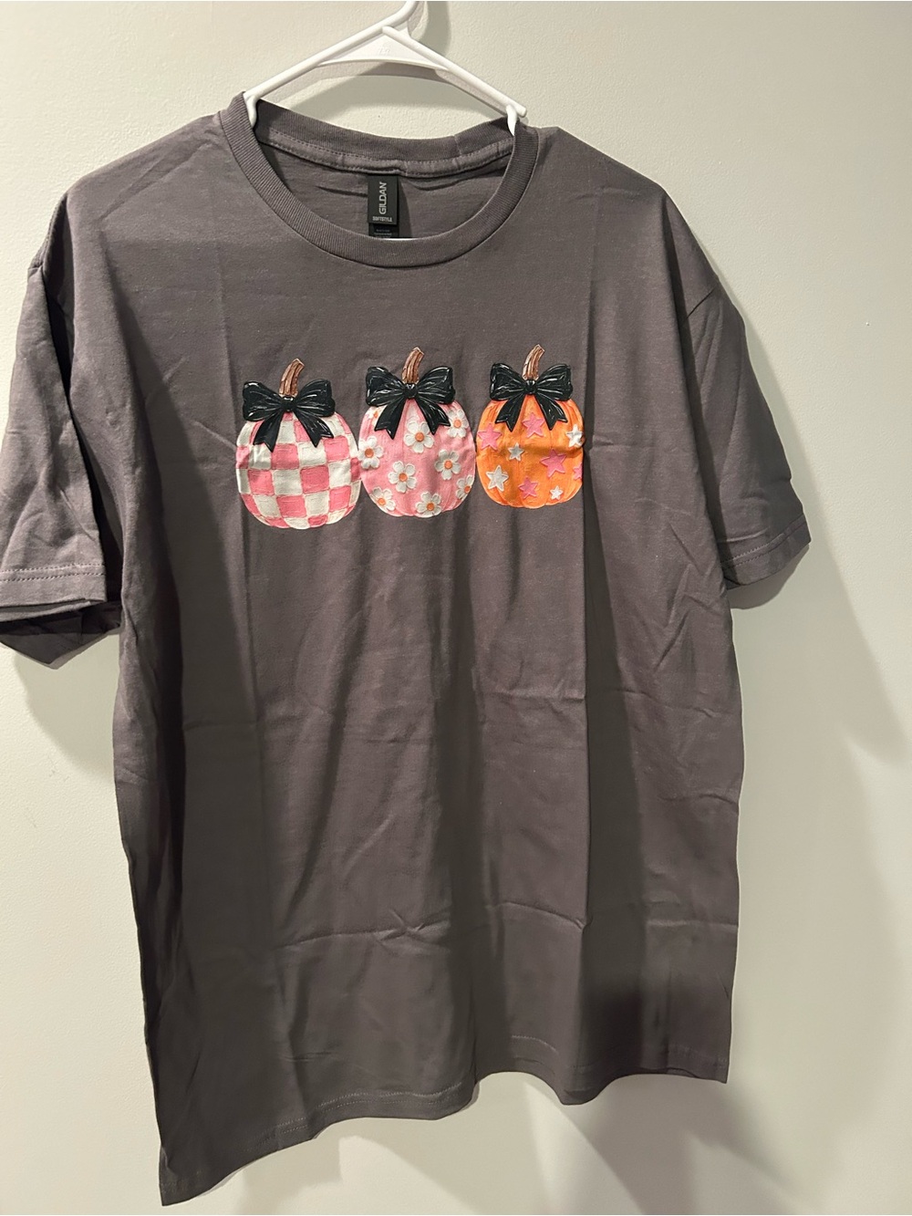 Gildan Softstyle Women’s Tee with Pink & Orange Pumpkin Trio